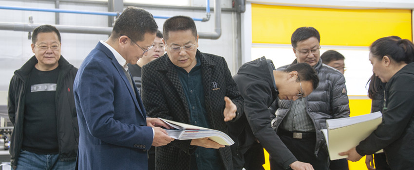 侯景濱走訪印刷、影像市場